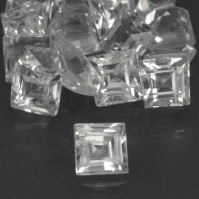 1.69カラットの天然クリアホワイトサファイア（2.3×2.3 mm・四角）