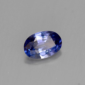 0.52カラットの天然青みがかったバイオレットサファイア（6×4 mm・オーバルカット）