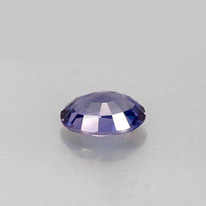 0.57カラットの天然バイオレットブルーサファイア（5.9×4.1 mm・オーバルカット）