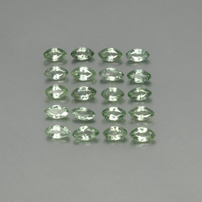 カラットの天然グリーンサファイア（5.1×2.7 mm・マーキス）