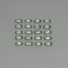 カラットの天然グリーンサファイア（4.4×2.5 mm・マーキス）