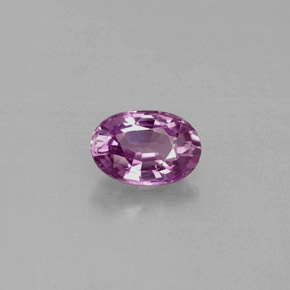 0.63カラットの天然パープルサファイア（6×4.1 mm・オーバルカット）