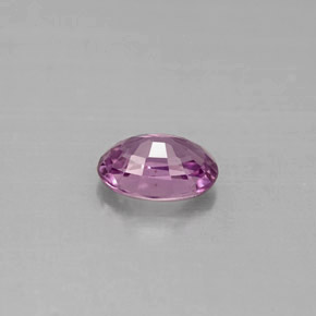 0.63カラットの天然パープルサファイア（6×4.1 mm・オーバルカット）