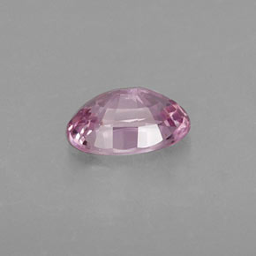 0.59カラットの天然ピンクサファイア（5.9×4.1 mm・オーバルカット）