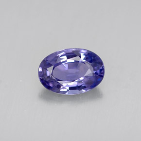 0.53カラットの天然ブルーバイオレットサファイア（5.9×4.1 mm・オーバルカット）