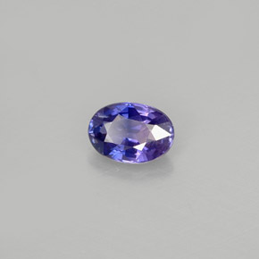 0.59カラットの天然ブルーバイオレットサファイア（5.8×4.1 mm・オーバルカット）