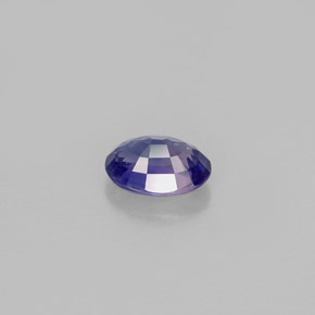 0.59カラットの天然ブルーバイオレットサファイア（5.8×4.1 mm・オーバルカット）