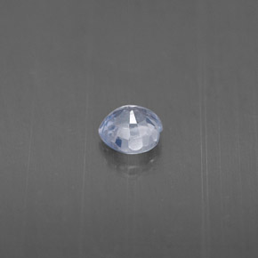 0.32カラットの天然ライトブルーサファイア（4.2×4.1 mm・ハート型）