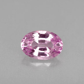 0.60カラットの天然ピンクサファイア（6×4.1 mm・オーバルカット）