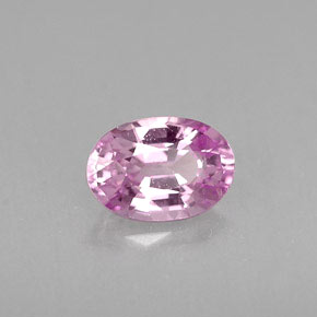 0.60カラットの天然ピンクサファイア（6×4.1 mm・オーバルカット）