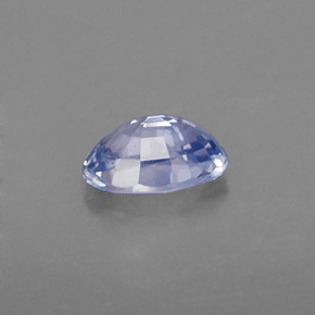 0.59カラットの天然ライトブルーサファイア（5.9×4.1 mm・オーバルカット）