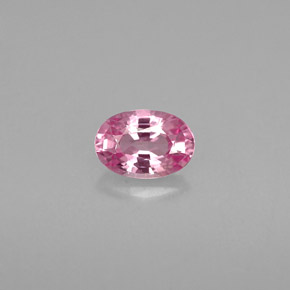 0.60カラットの天然ピンクサファイア（6×4.1 mm・オーバルカット）