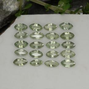 3.22カラットの天然Earthy Green     サファイア（4.6×2.5 mm・マーキス）