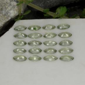 3.22カラットの天然Earthy Green     サファイア（4.6×2.5 mm・マーキス）