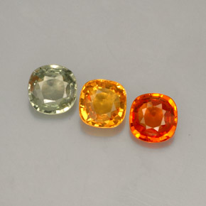 カラットの天然マルチカラーサファイア（4.2×4.1 mm・クッションカット）