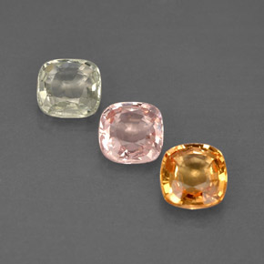 カラットの天然マルチカラーサファイア（4.2×4.1 mm・クッションカット）