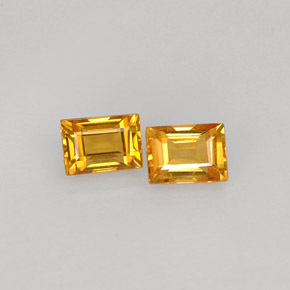 カラットの天然ゴールデンイエローサファイア（3.7×2.8 mm・バゲット）