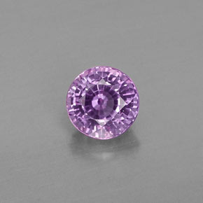 0.48カラットの天然バイオレットピンクサファイア（4.28 mm・ラウンドカット）