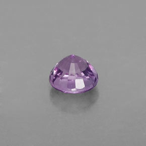 0.48カラットの天然バイオレットピンクサファイア（4.28 mm・ラウンドカット）
