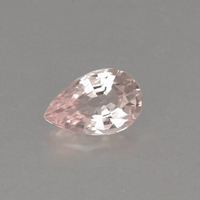 0.48カラットの天然ライトピンクサファイア（6.1×4 mm・洋梨の形）
