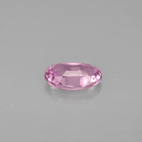 0.47カラットの天然パープルピンクサファイア（5.9×4 mm・オーバルカット）