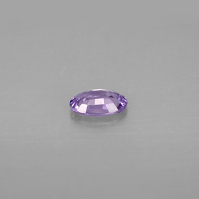0.47カラットの天然バイオレットサファイア（6×4 mm・オーバルカット）