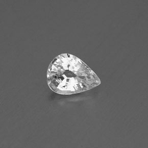 0.40カラットの天然ホワイトサファイア（5.4×4 mm・洋梨の形）