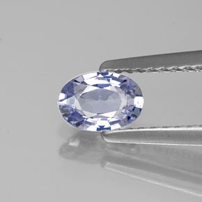 0.60カラットの天然ライトバイオレットサファイア（6×4.2 mm・オーバルカット）