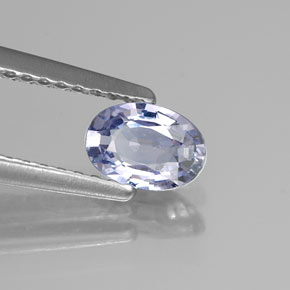 0.60カラットの天然ライトバイオレットサファイア（6×4.2 mm・オーバルカット）