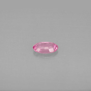0.44カラットの天然パープルピンクサファイア（5.8×4 mm・オーバルカット）