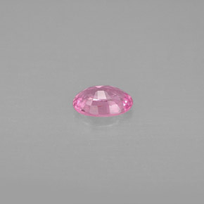 0.61カラットの天然パープルピンクサファイア（6×4.1 mm・オーバルカット）
