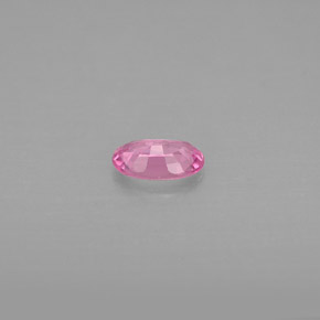 0.47カラットの天然パープルピンクサファイア（5.9×4 mm・オーバルカット）