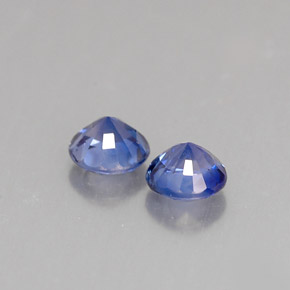 カラットの天然ブルーサファイア（4.14 mm・ラウンドカット）