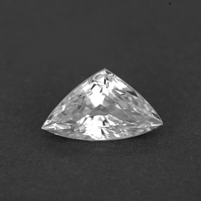 1.62カラットの天然ホワイトサファイア（10×5.7 mm・トリリアント）