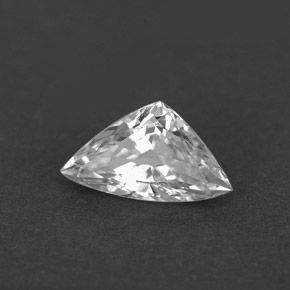 1.62カラットの天然ホワイトサファイア（10×5.7 mm・トリリアント）