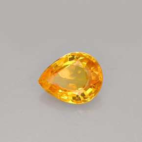 0.70カラットの天然イエローオレンジサファイア（6.2×5 mm・洋梨の形）