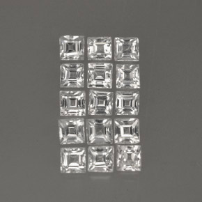 カラットの天然ホワイトサファイア（2.4×2.4 mm・四角）
