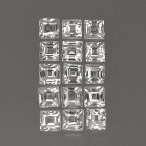 カラットの天然ホワイトサファイア（2.4×2.4 mm・四角）