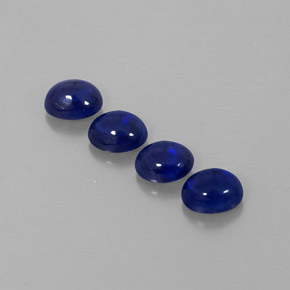 カラットの天然ディープブルーサファイア（4.4×3.6 mm・透明）