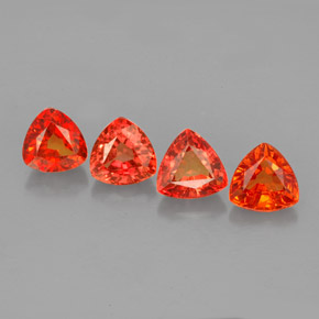 カラットの天然レッドオレンジサファイア（5×5 mm・トリリアント）