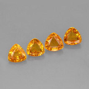 カラットの天然マンダリンオレンジサファイア（5×5 mm・トリリアント）