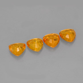 カラットの天然マンダリンオレンジサファイア（5×5 mm・トリリアント）