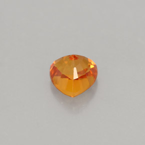 1.05カラットの天然マンダリンオレンジサファイア（5.6×5.5 mm・トリリアント）