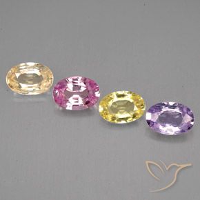 2.12カラットの天然マルチカラーサファイア（5.9×4.1 mm・オーバルカット）