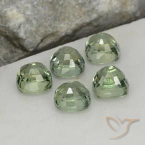 2.87カラットの天然ライトグリーンサファイア（4.3×4.2 mm・クッションカット）