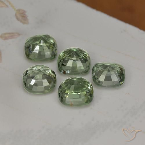 Shop natural 2.25ct フォレストグリーン サファイア gems, クッション, from タンザニア at GemSelect. In stock, global shipping!
