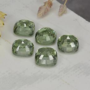 2.51カラットの天然Forest Green   サファイア（4.4×4.3 mm・クッションカット）