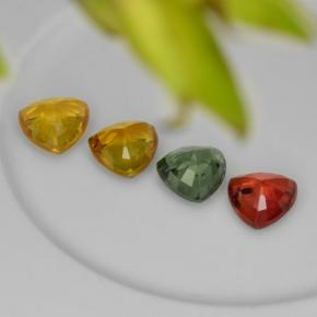 3.17カラットの天然マルチカラーサファイア（5.6×5.6 mm・トリリアント）