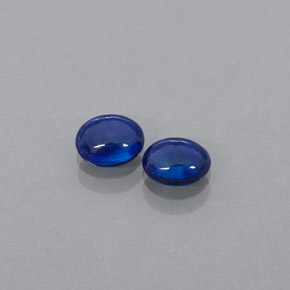 カラットの天然ブルーサファイア（5.1×4.1 mm・透明）