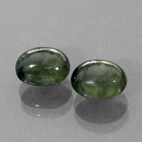カラットの天然ブルーグリーンサファイア（6.8×5.1 mm・透明）